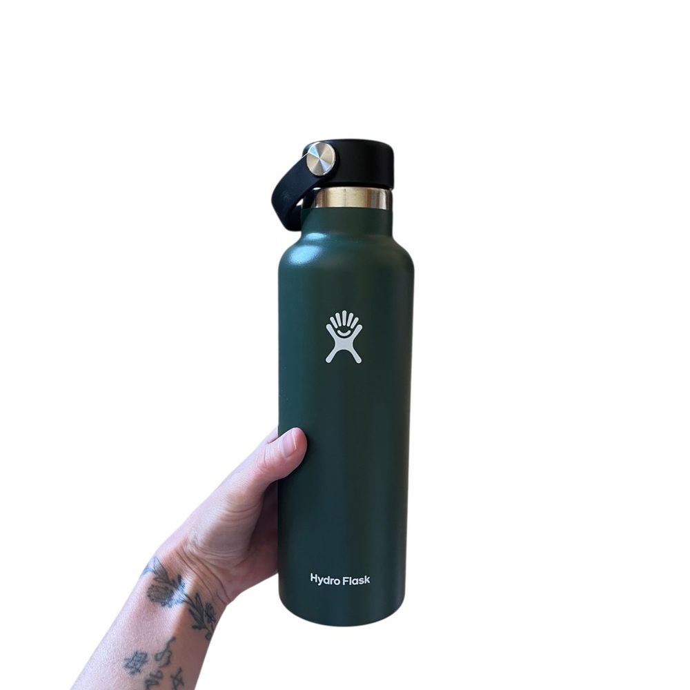 Hydro Flask Forest Green Bottle with Black Lid